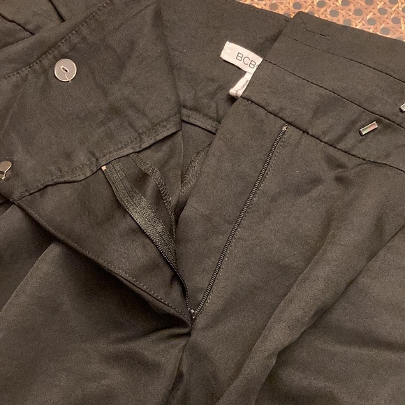 BCBG asymmetrical overlap, gathered pants or trousers. - Picture 4 of 7